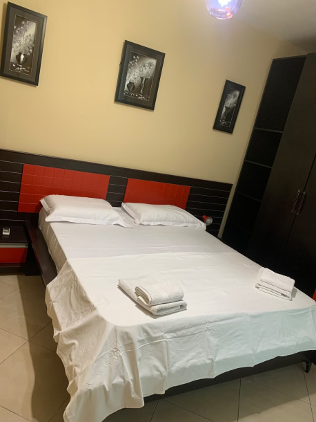 Grande Lebon Central  Share  Save-9